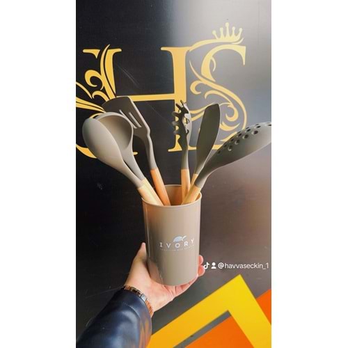 İVORY KUTULU 7 PARÇA BAMBU SAPLI SİLİKON SET